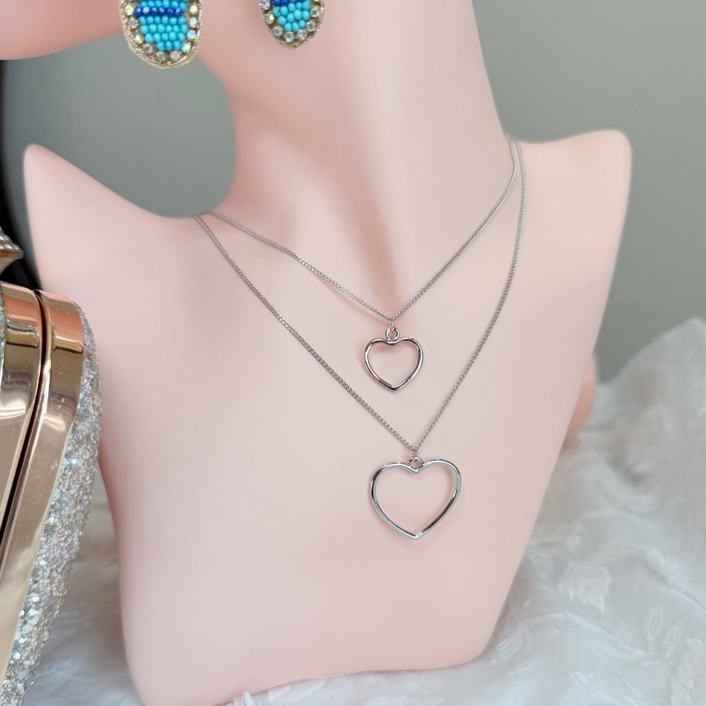 ⚜️ Elegant Silver Heart Necklace Set - Picture 3 of 5